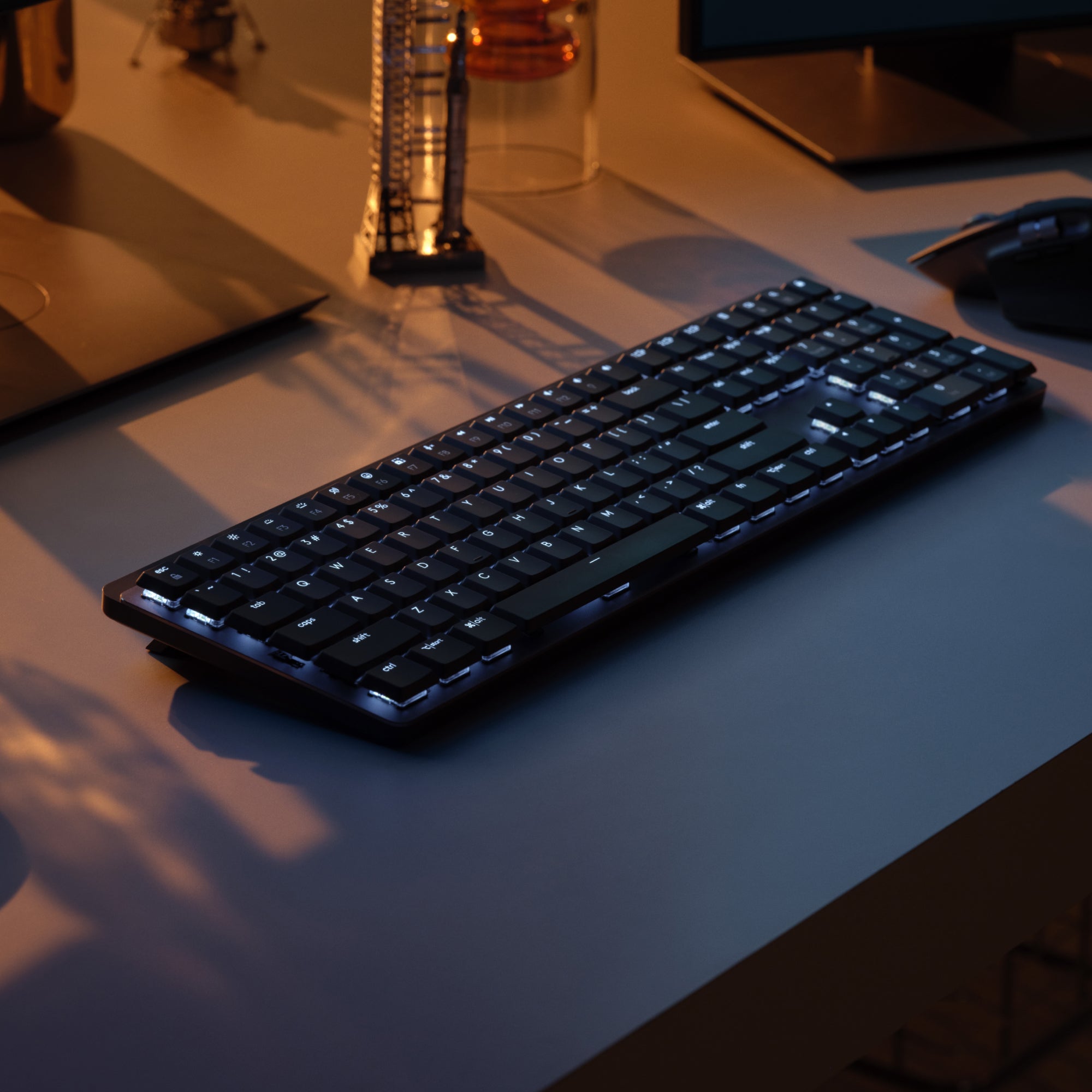 MX Mech. Wireless Illuminated Perf. Keyboard Tactile, Graphi